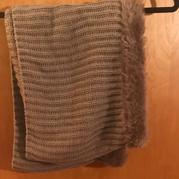 NY&Co Infinity Scarf - Picture 5 of 6